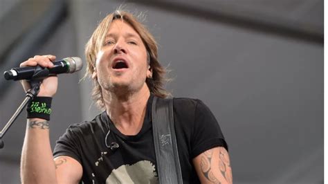 Keith Urban's Amsterdam Serenade: A Night of Country Music Magic and Unexpected Twists!